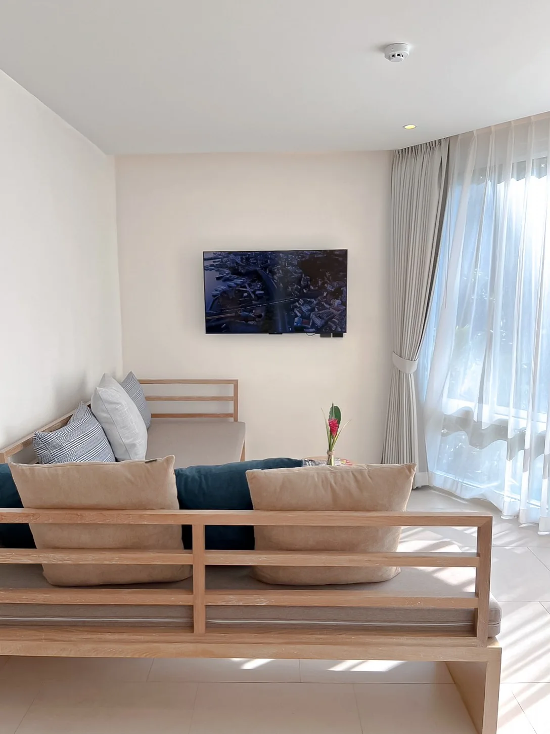 One Bedroom Suite · photograph 3