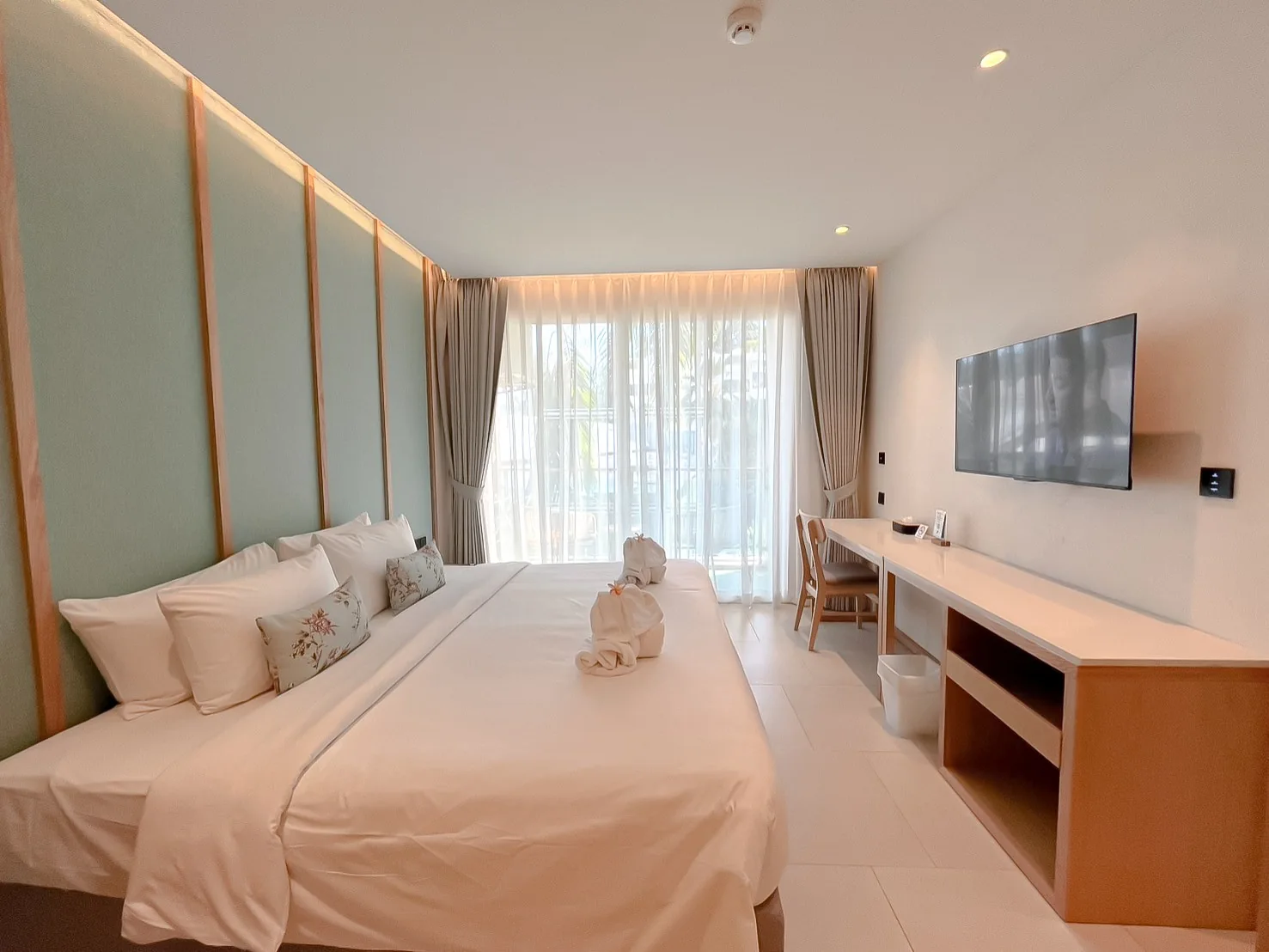 One Bedroom Suite · photograph 2