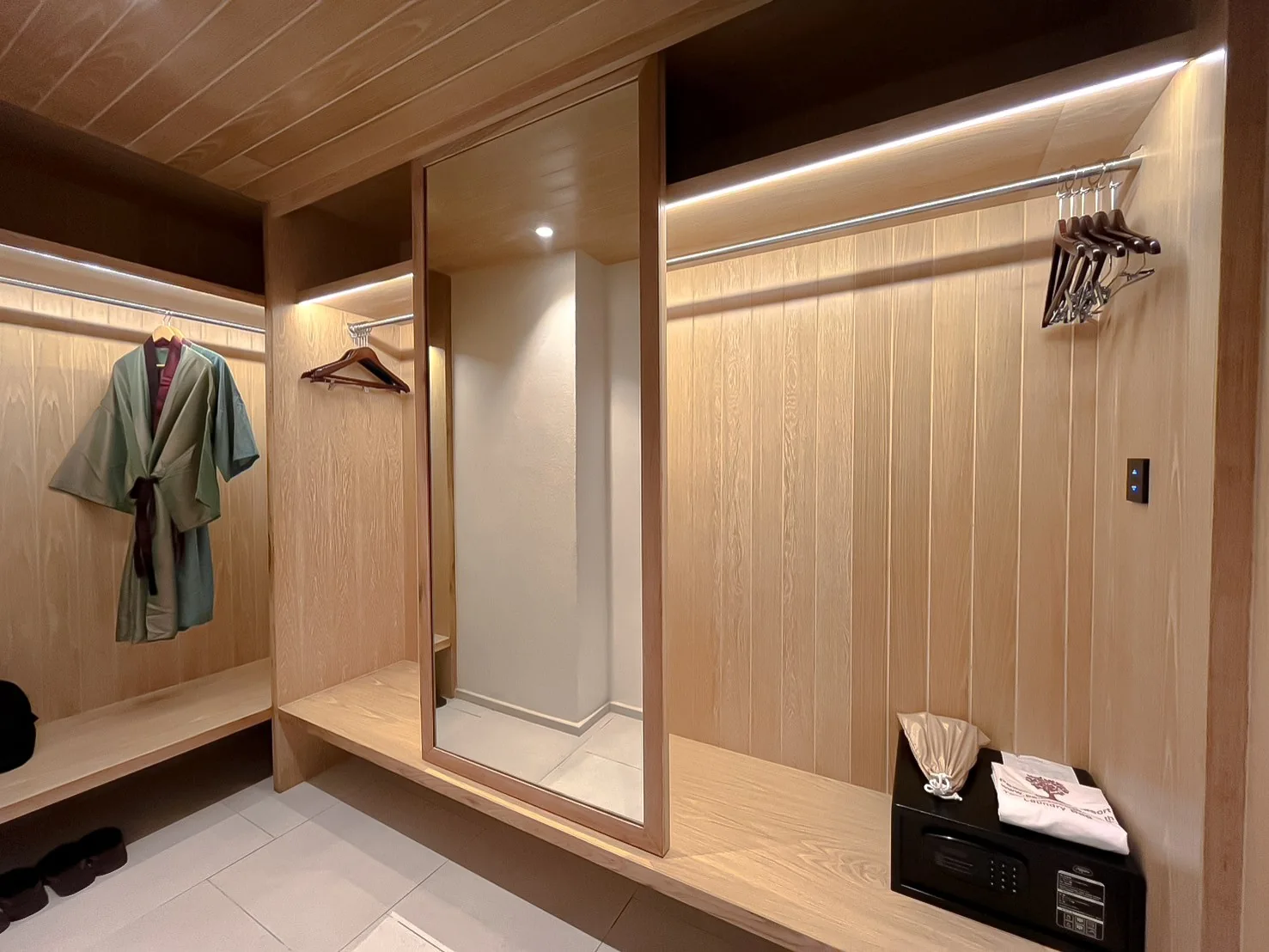 One Bedroom Suite · photograph 4
