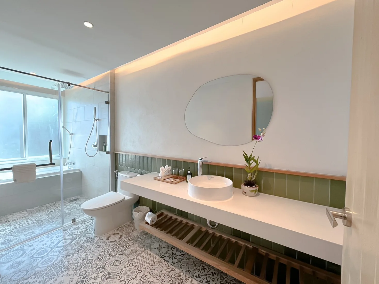 One Bedroom Suite · photograph 6