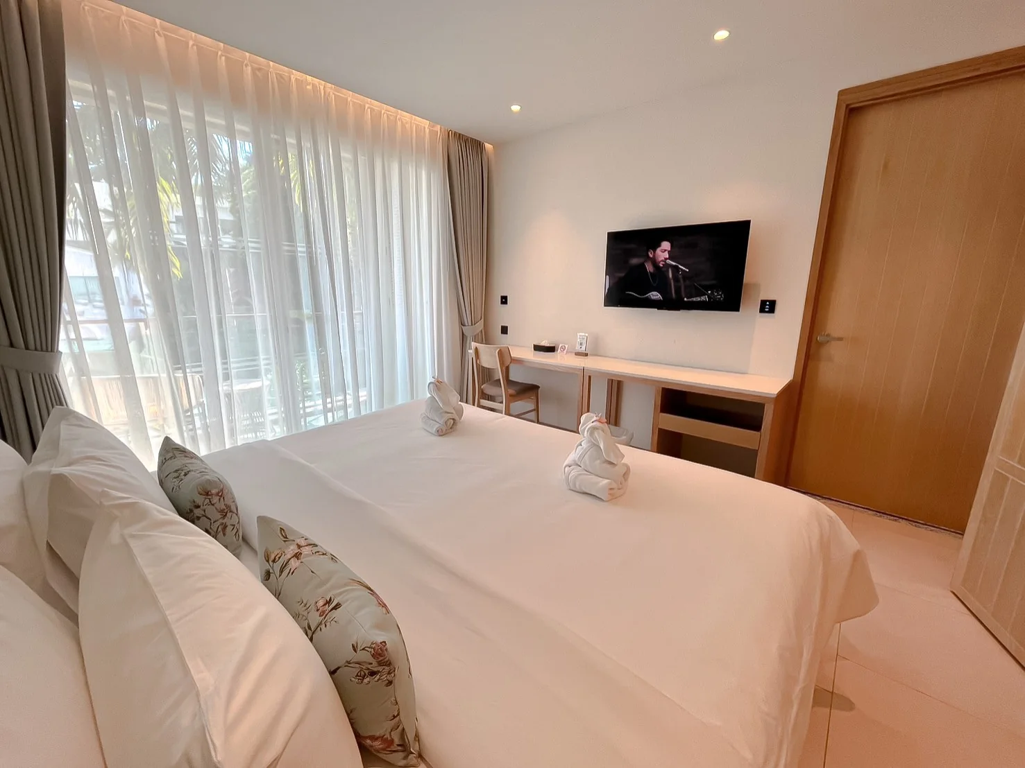 One Bedroom Suite · photograph 5
