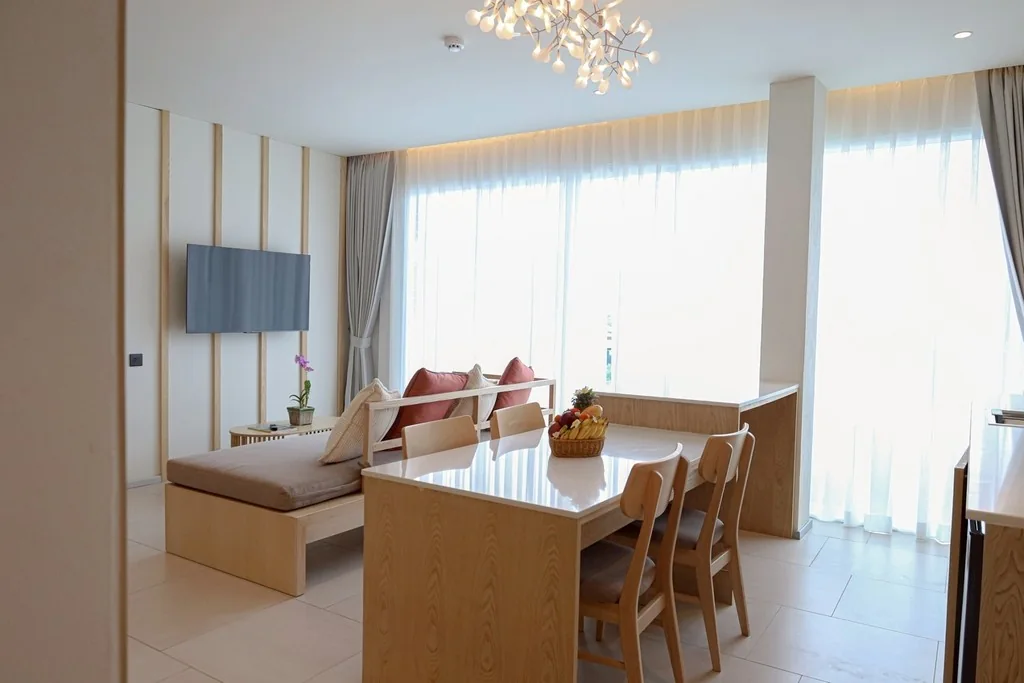 Penthouse Suite · photograph 4
