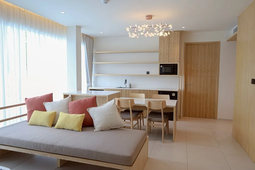 Penthouse Suite · photograph 3
